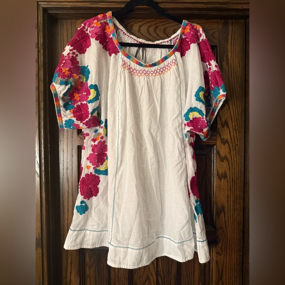 Function & Fringe Edit | Embroidered Floral White Top - Picture 5 of 5